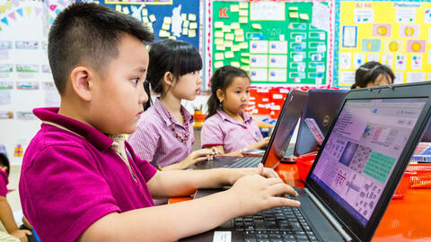 Vấn đề bảo vệ trẻ em Việt Nam trên môi trường mạng đang đặt ra nhiều thách thức